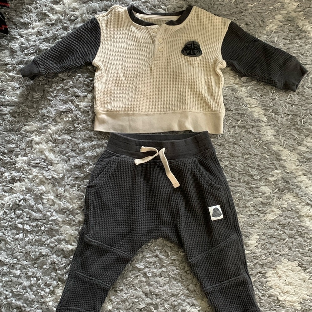 Boys 6-12month Gap Darth Vader 2 piece